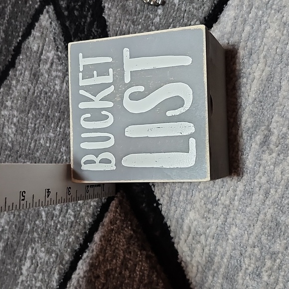 SKULL GLOW-IN-DARK STONE NECKLACE & BUCKET LIST KEEPSAKE BOX - Picture 8 of 14